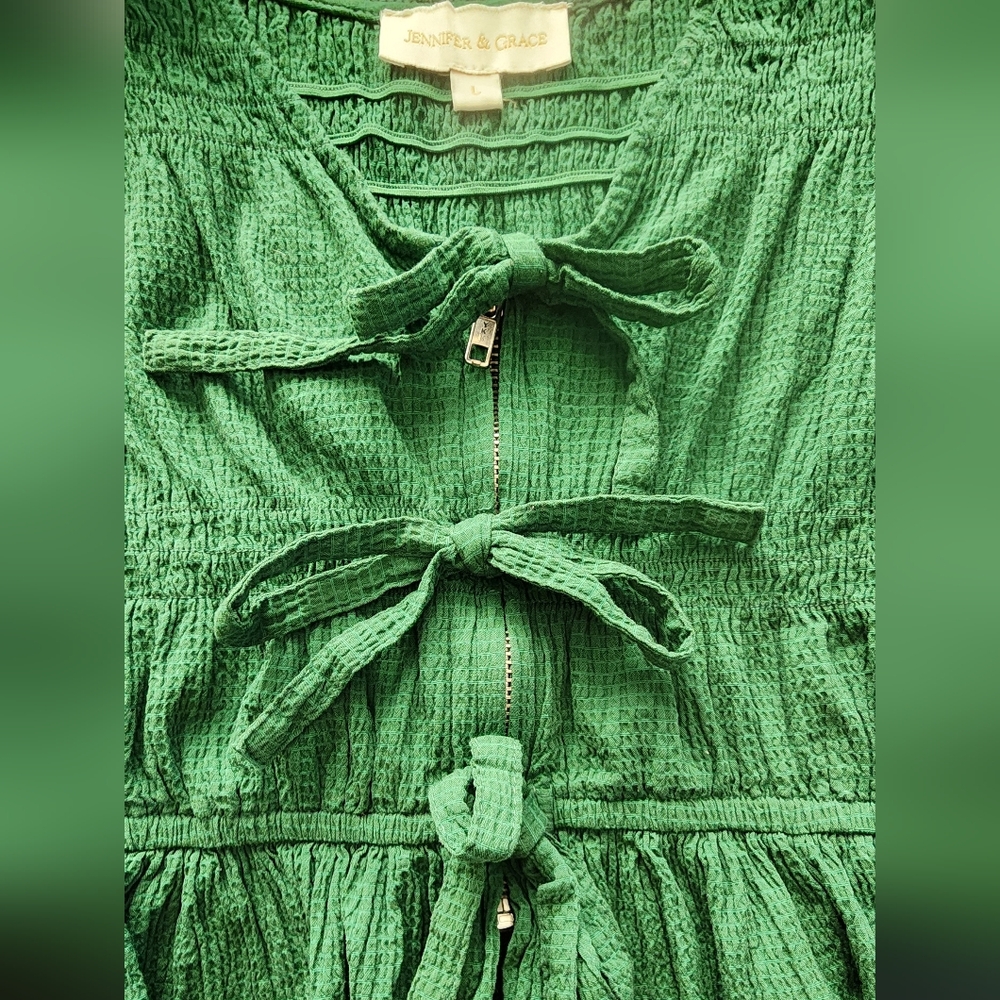 Jennifer & Grace Green Textured Ruched Peplum Top Size L – Short Sleeve Zip - Picture 5 of 6